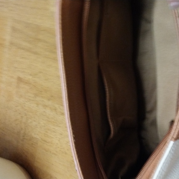 Handbag - Picture 3 of 6